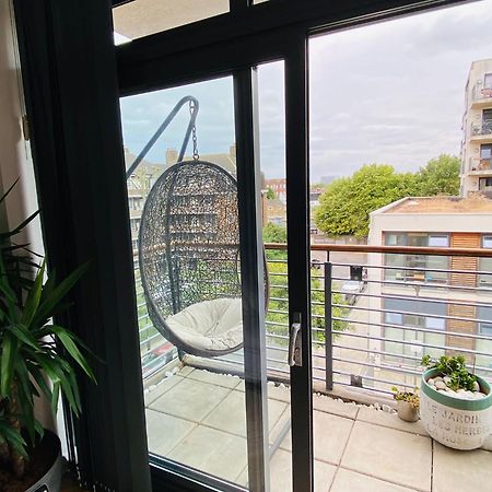 Cosy 1 Bedroom Apartment With Balcony Near Chiswick London Kültér fotó