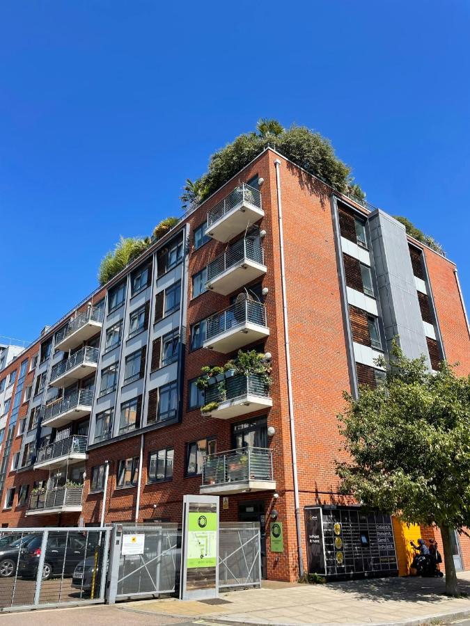 Cosy 1 Bedroom Apartment With Balcony Near Chiswick London Kültér fotó