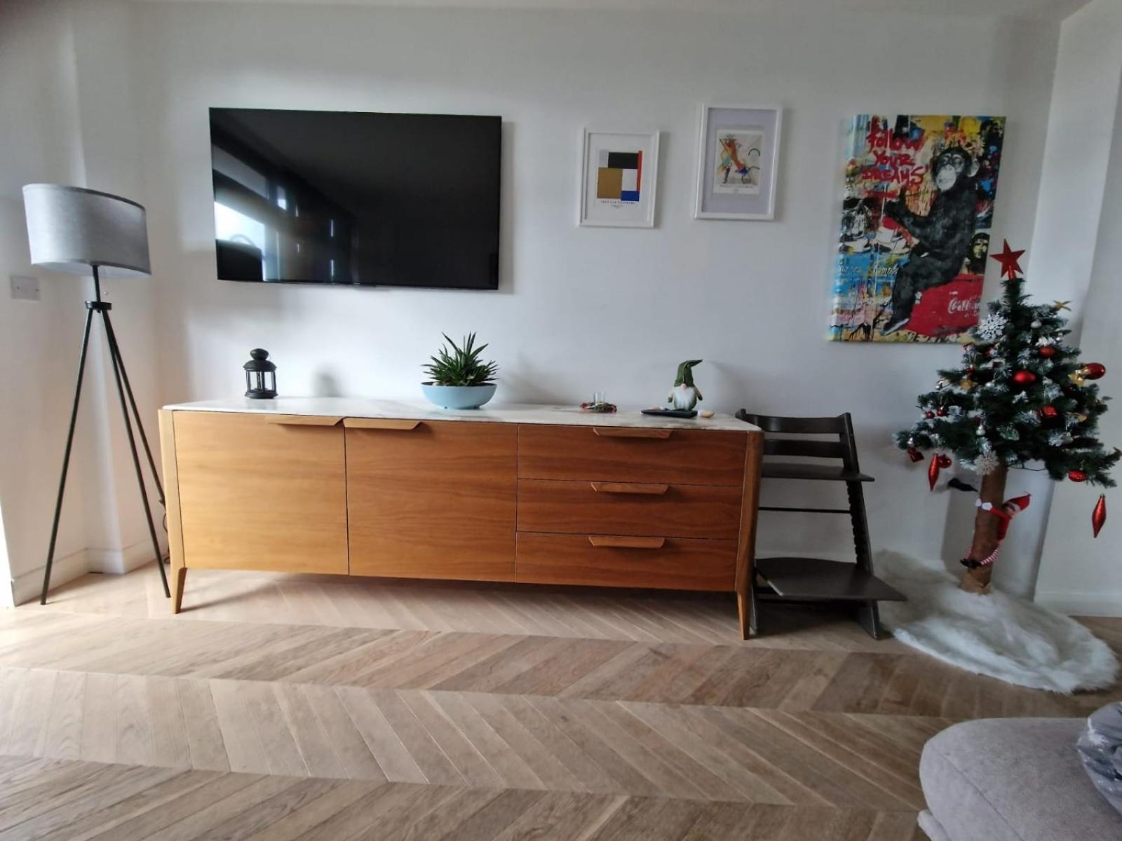 Cosy 1 Bedroom Apartment With Balcony Near Chiswick London Kültér fotó